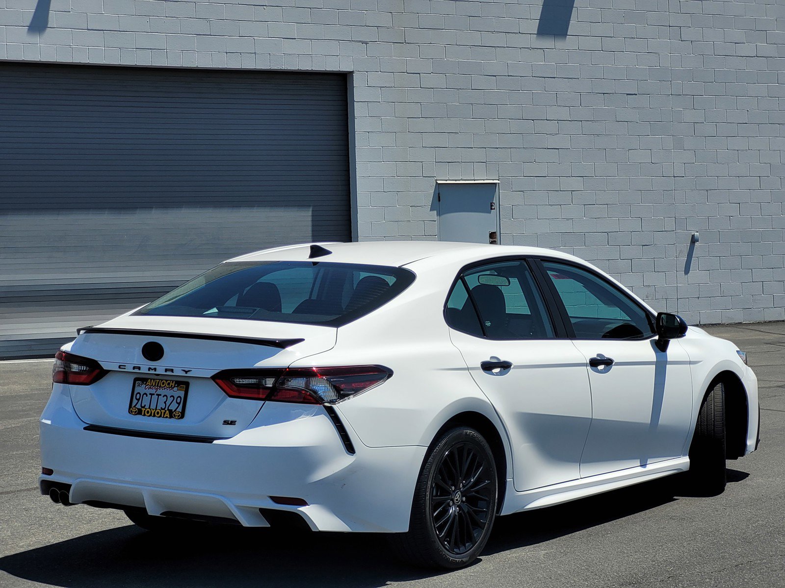 2022 Toyota Camry SE photo 4