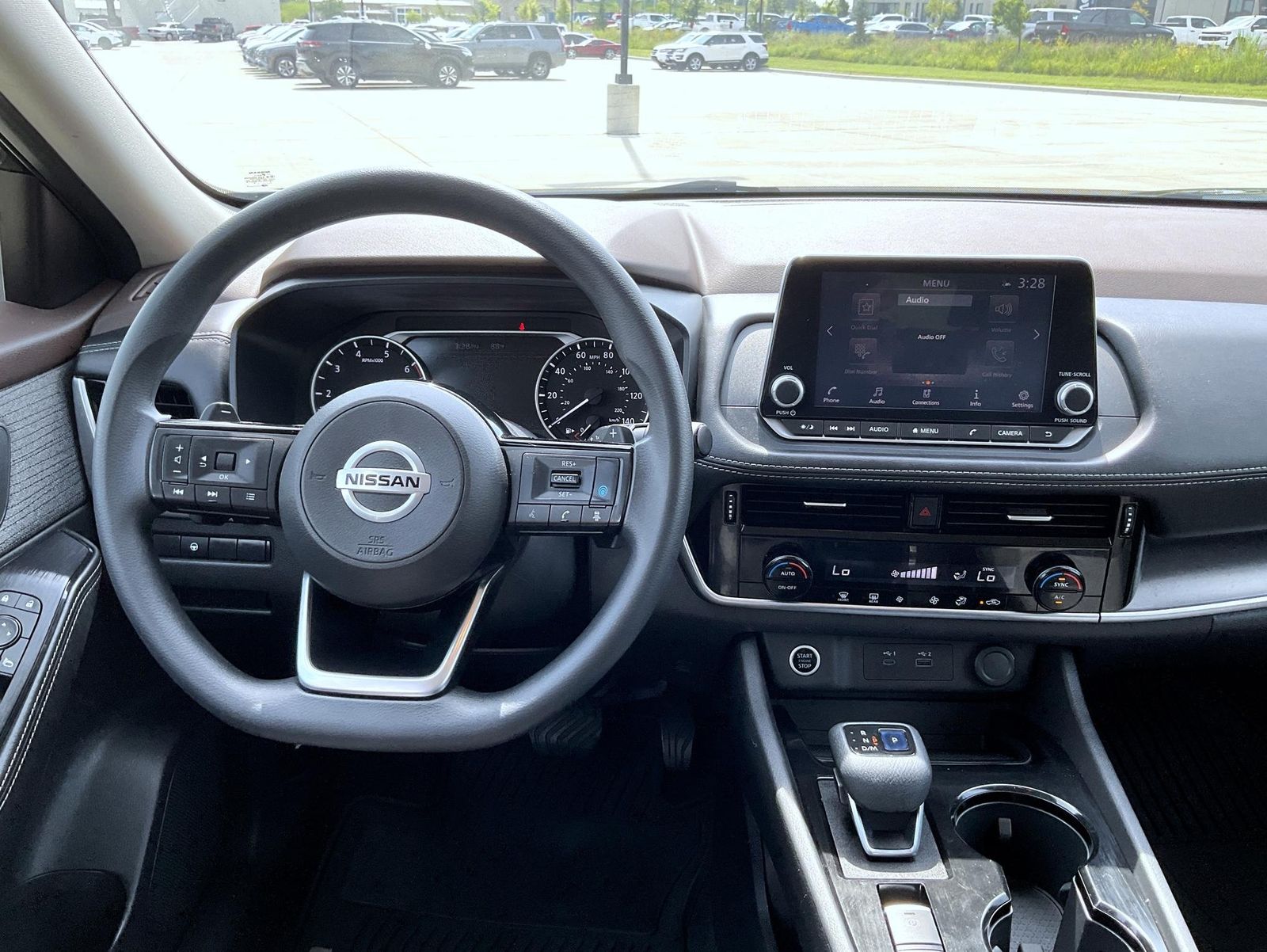 2021 Nissan Rogue SV photo 10