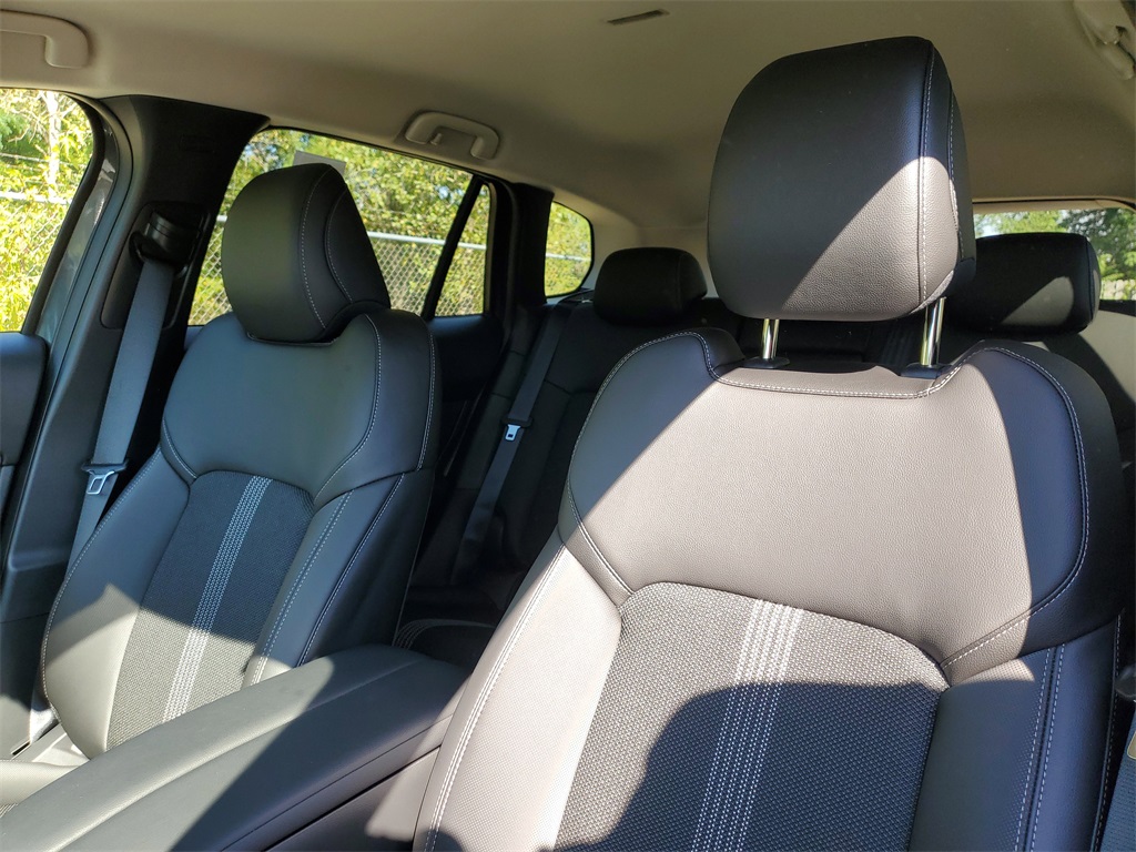 2025 Mazda CX-50 2.5 Select photo 11