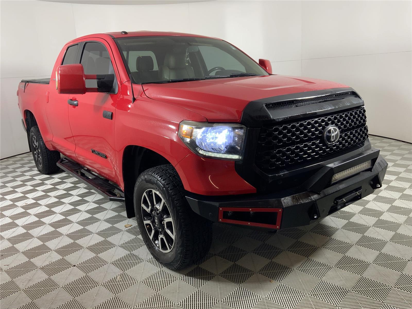 2015 Toyota Tundra Limited's photo