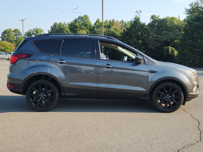 2019 Ford Escape SE photo 2