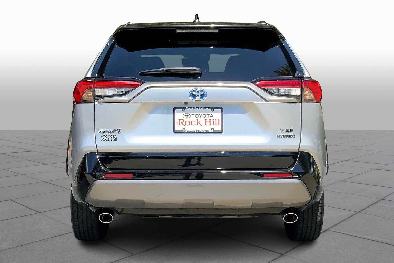 2021 Toyota RAV4 Hybrid XSE photo 2