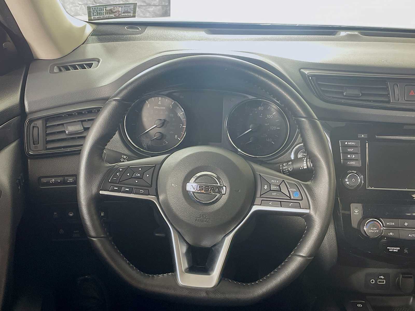 2020 Nissan Rogue SV photo 9