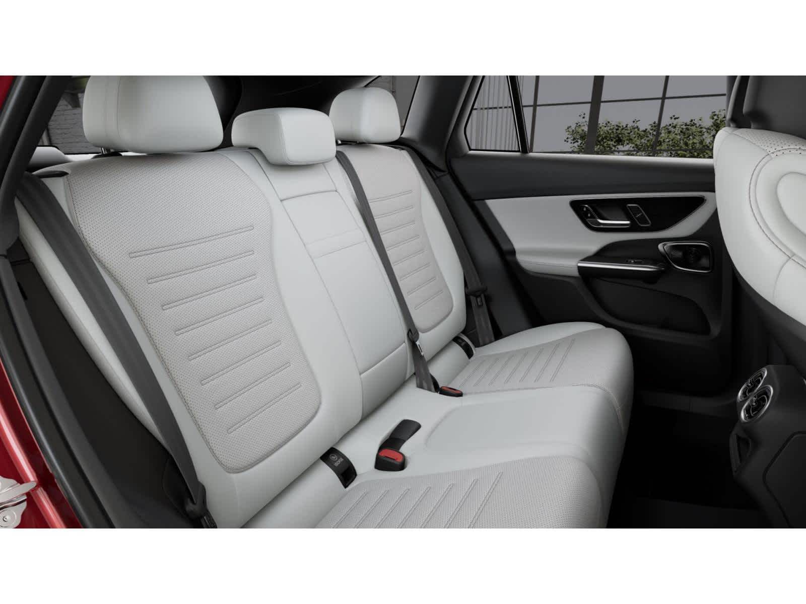 2025 Mercedes Benz GLC 300 photo 4
