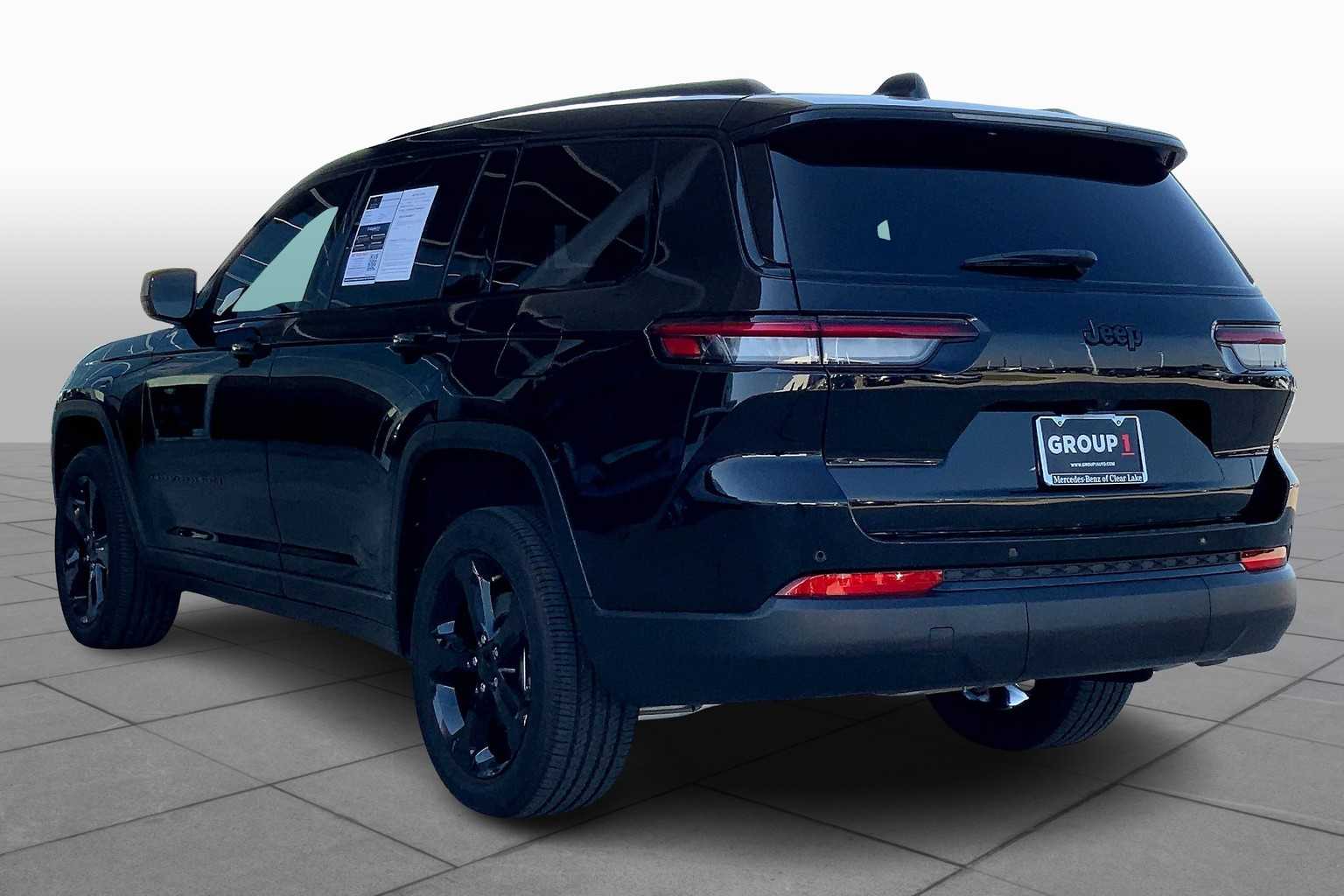 2024 Jeep Grand Cherokee Altitude photo 10