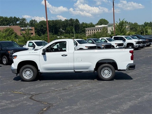2025 Chevrolet Silverado 1500 photo 2
