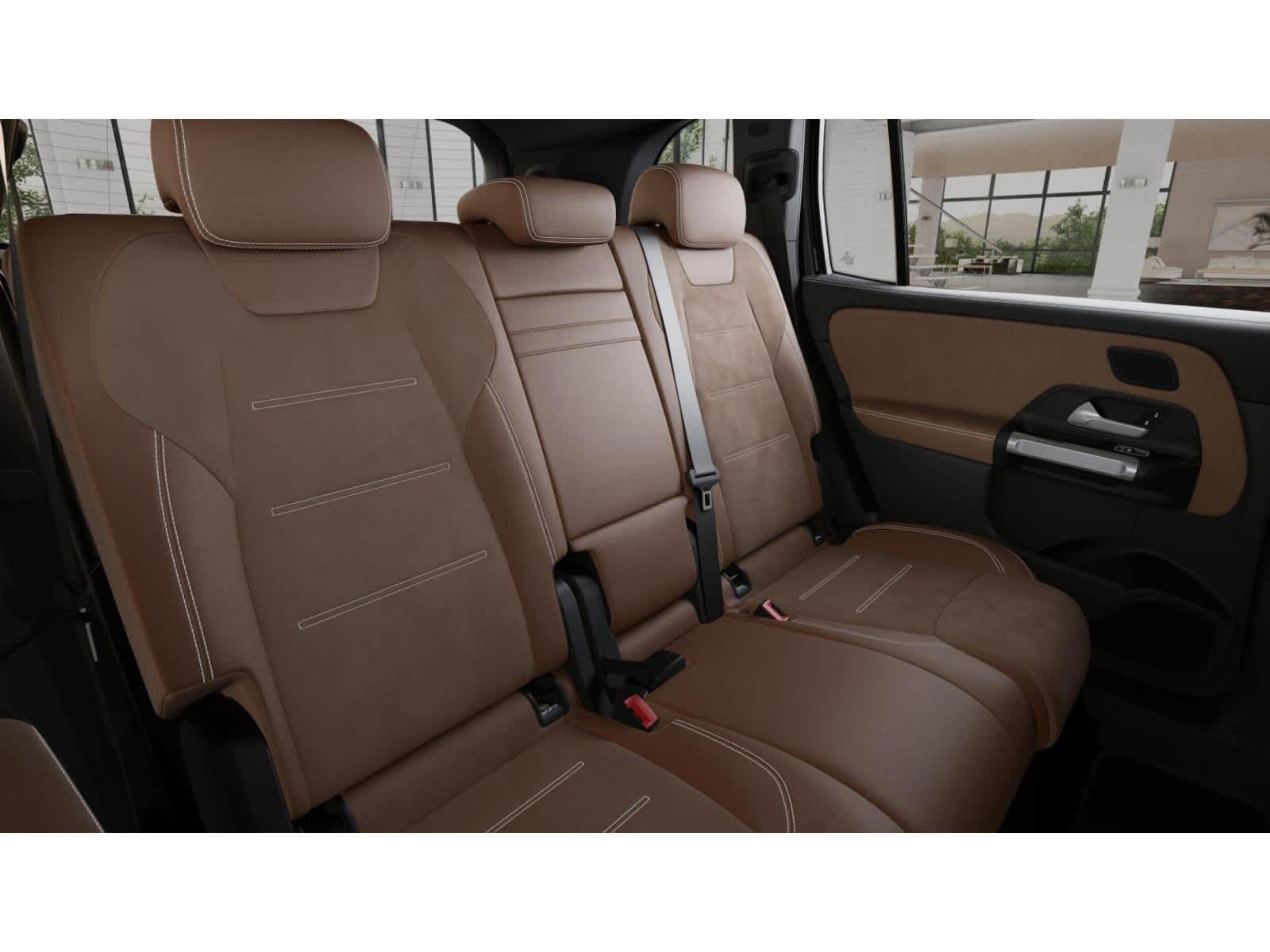 2026 Mercedes Benz GLB 250 4MATIC photo 4