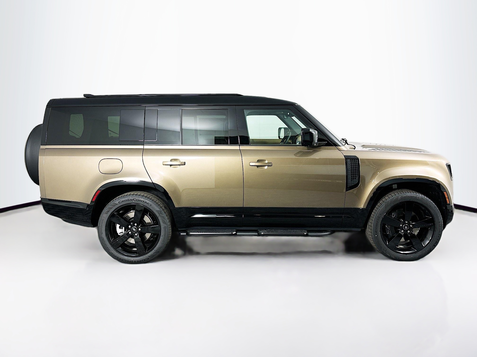 2025 Land Rover Defender 130 X-Dynamic SE photo 4