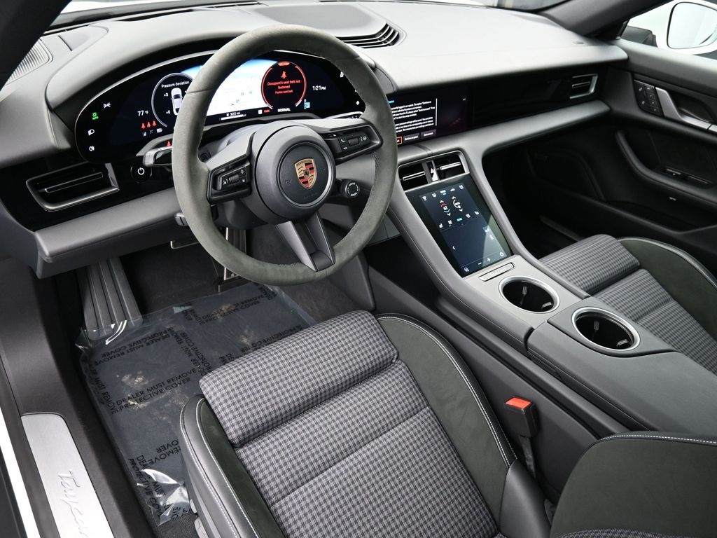 2025 Porsche Taycan Base photo 3