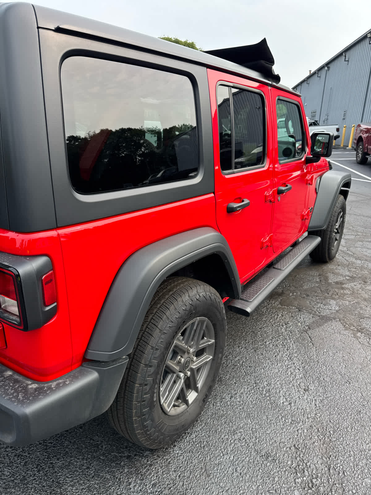 2025 Jeep Wrangler Sport S photo 17