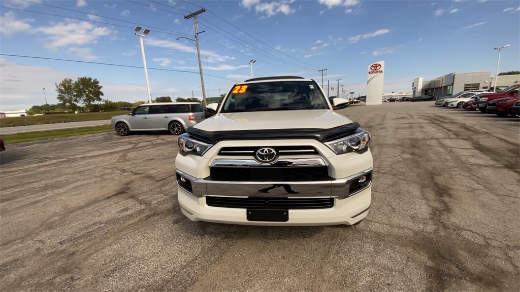 2023 Toyota 4Runner Limited photo 2