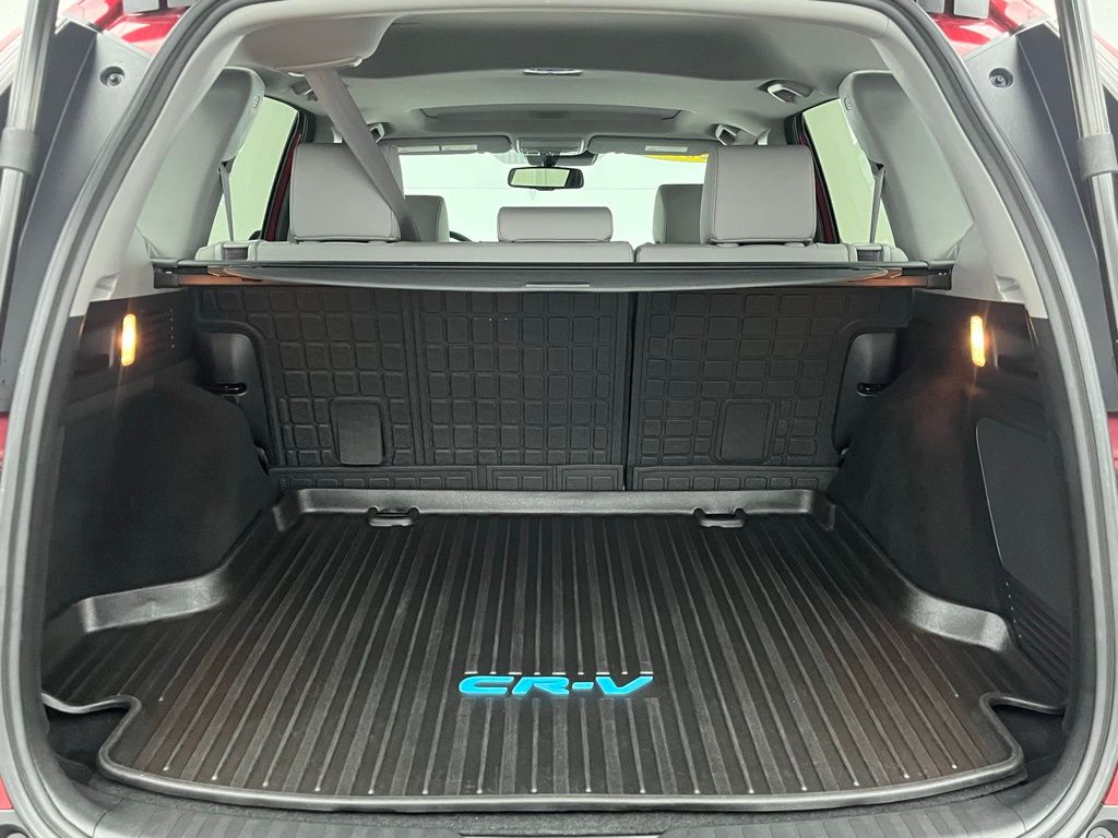 2022 Honda CR-V Hybrid Touring photo 16