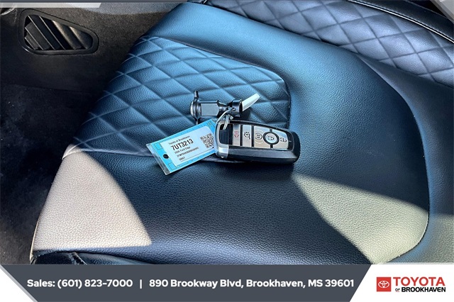 2024 Ford Edge Titanium photo 9