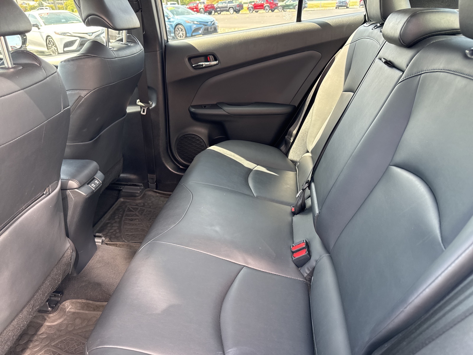 2019 Toyota Prius XLE AWD-e photo 11