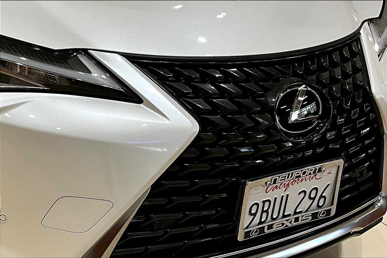 2022 Lexus UX 200 photo 27