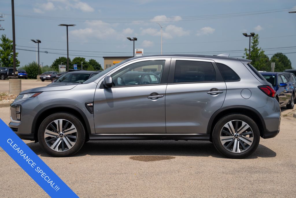 2024 Mitsubishi Outlander Sport ES photo 3