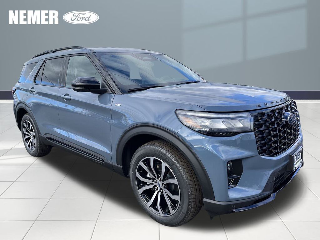 2026 Ford Explorer ST-LINE's photo