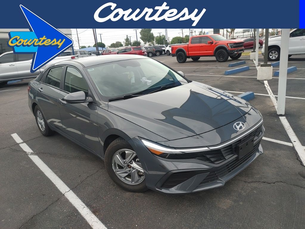 2024 Hyundai Elantra SE