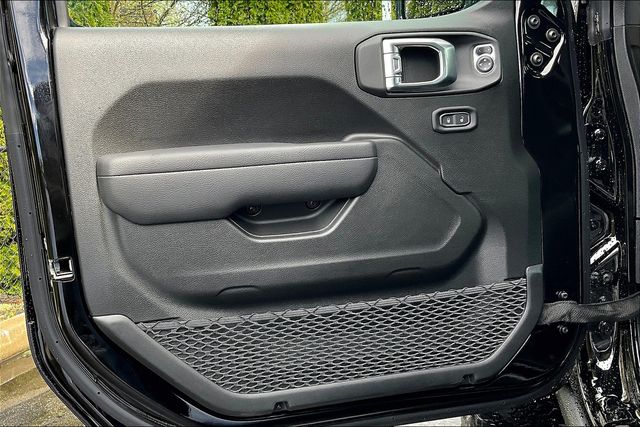 2025 Jeep Wrangler Rubicon photo 20