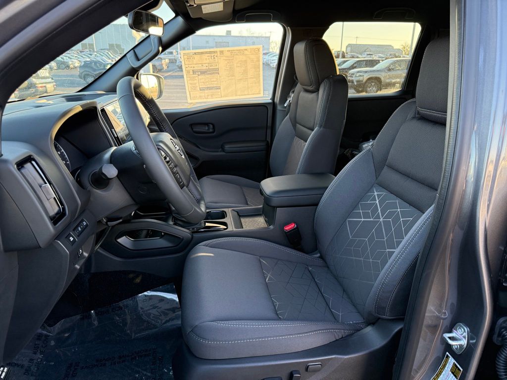 2026 Nissan Frontier SV photo 4