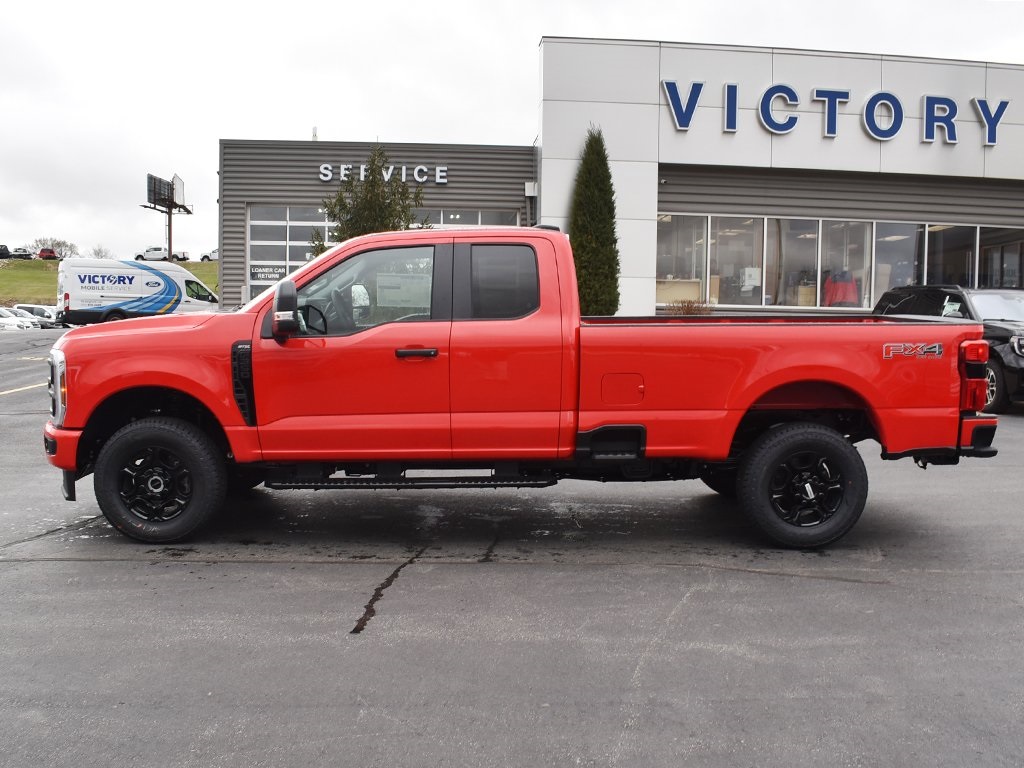 2025 Ford F-350 XL photo 2
