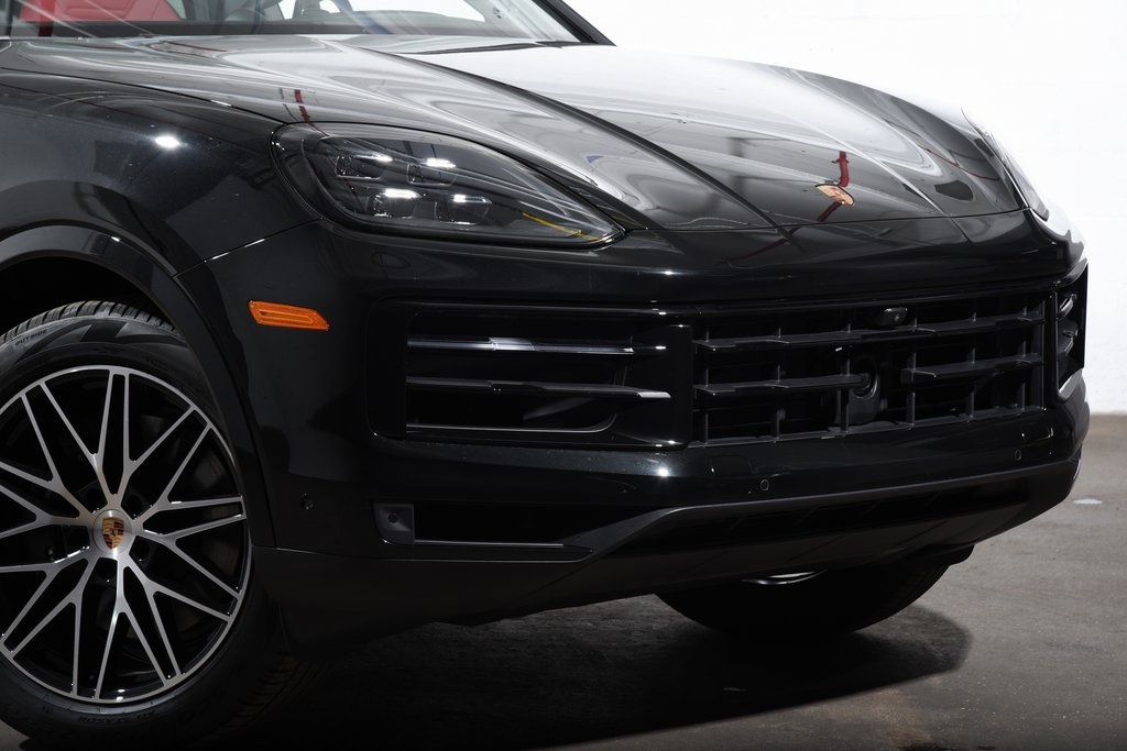 2025 Porsche Cayenne photo 16