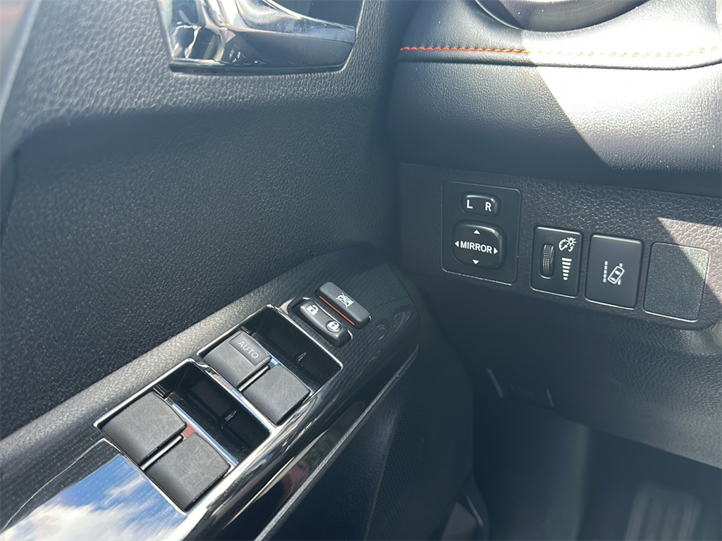 2017 Toyota RAV4 SE photo 18