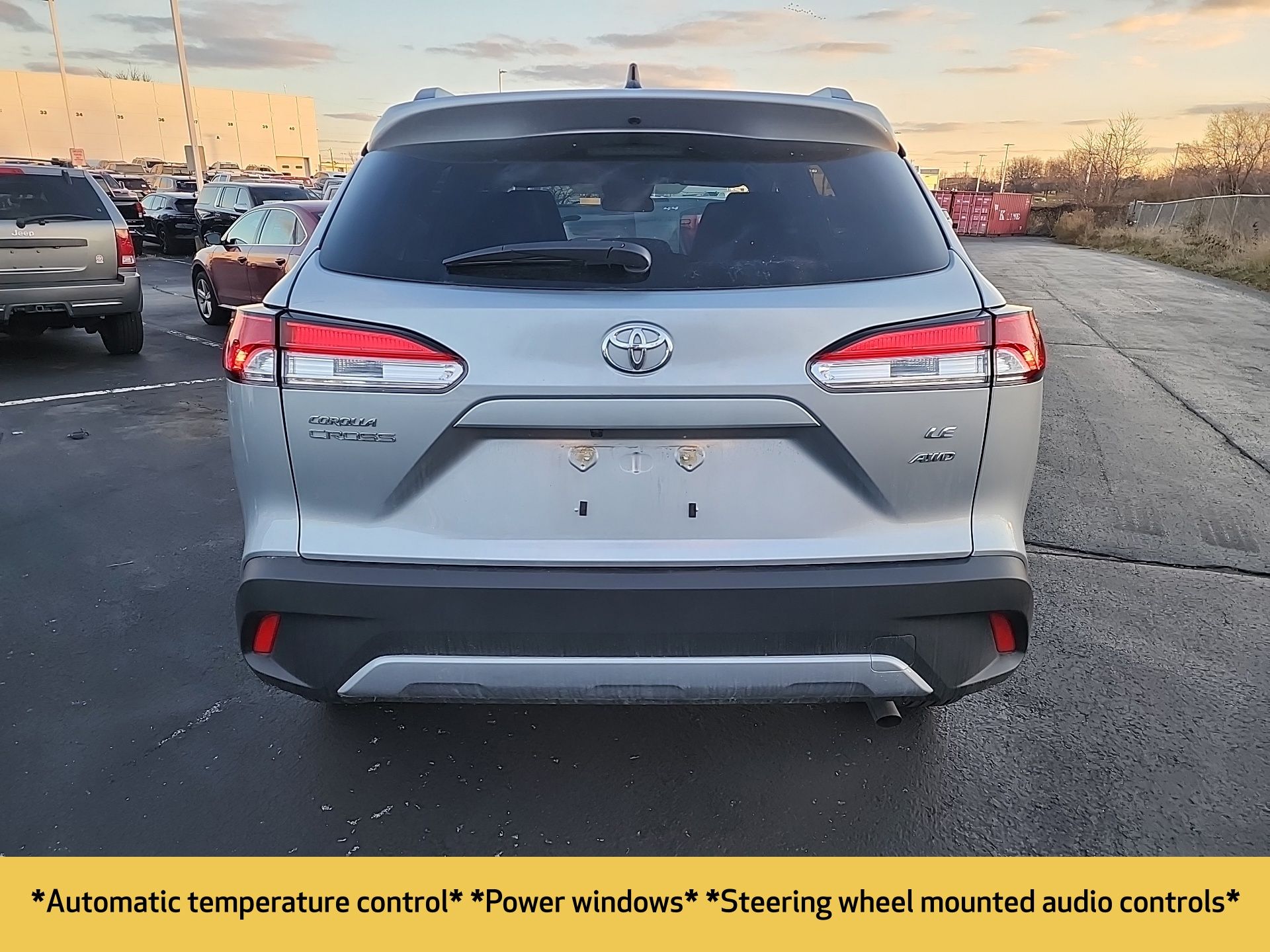 2025 Toyota Corolla Cross LE photo 4