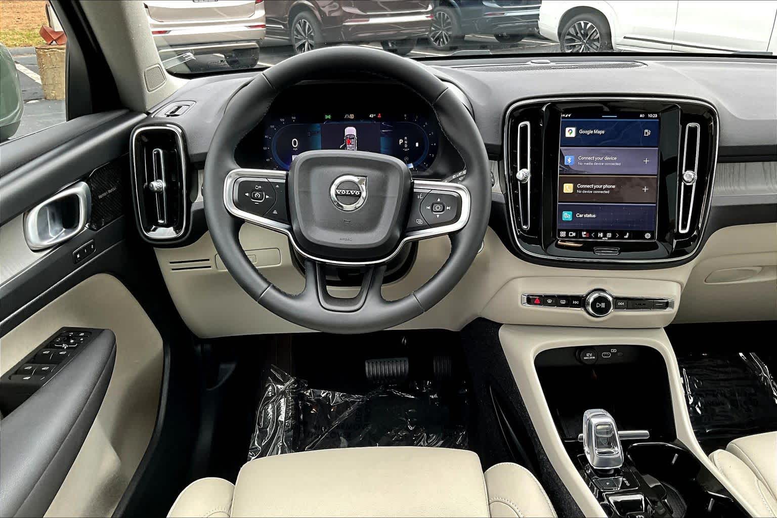 2023 Volvo XC40 Ultimate photo 4