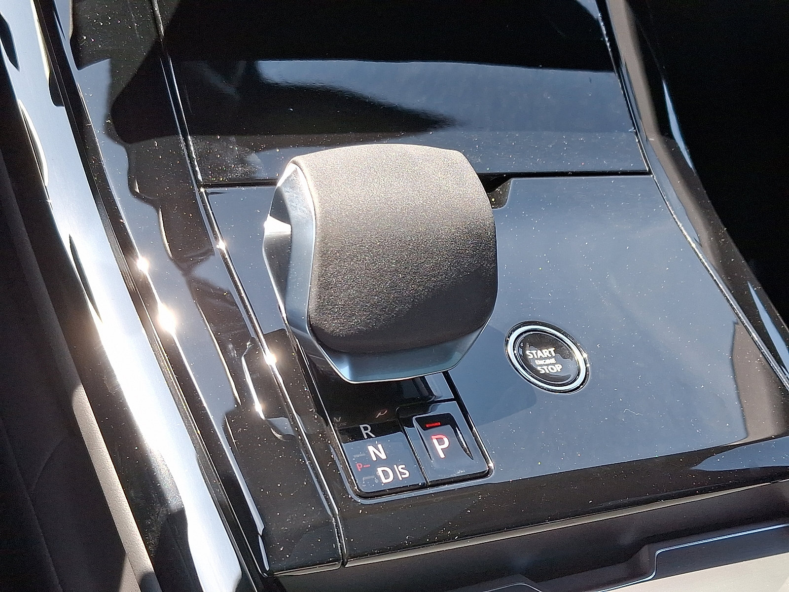 2025 Land Rover Range Rover Sport SE photo 16