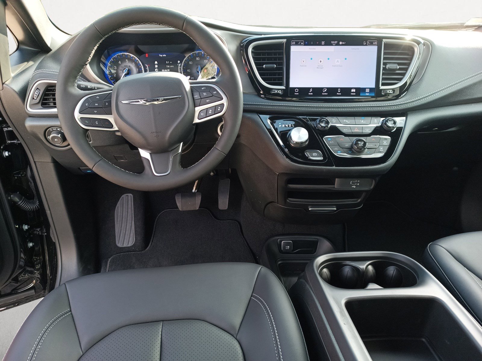 2026 Chrysler Pacifica photo 3