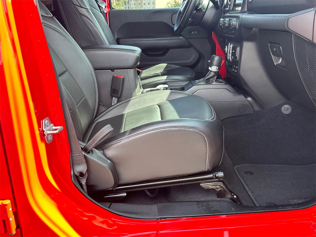 2018 Jeep Wrangler Unlimited Sahara photo 8