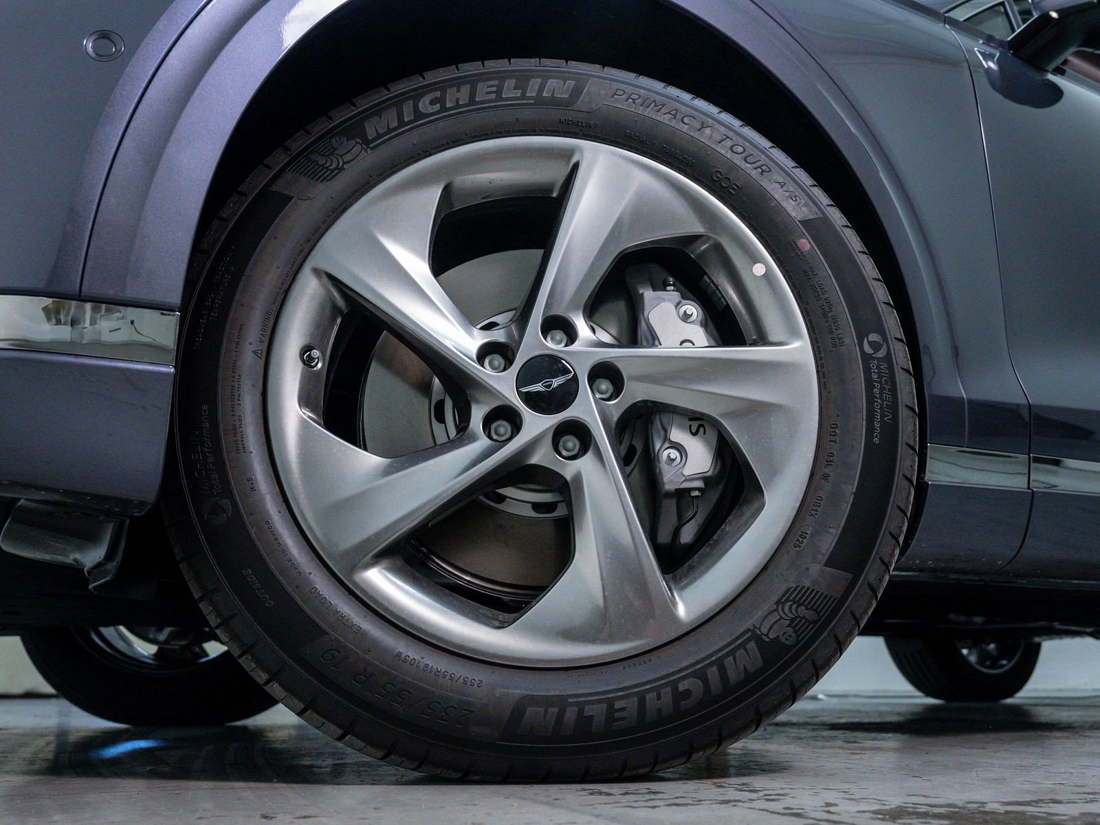 2026 Genesis GV70 2.5T Advanced photo 5