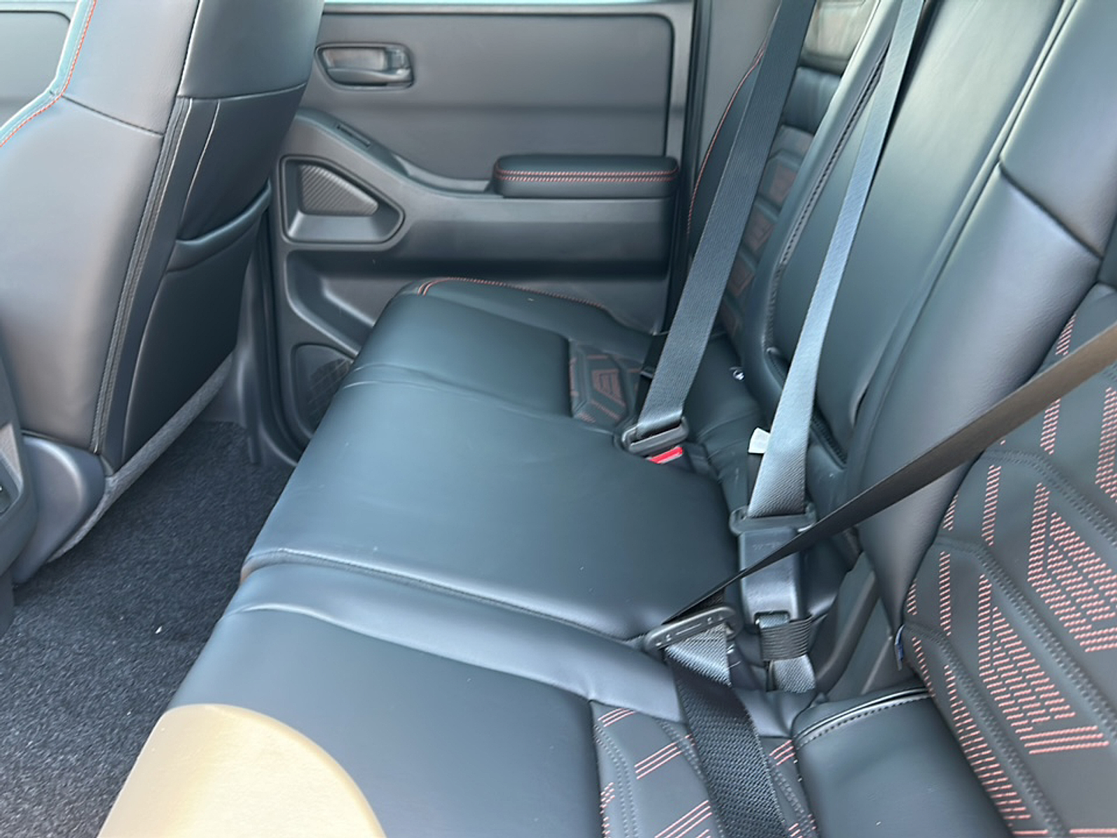 2026 Nissan Frontier Crew Cab PRO-X photo 3