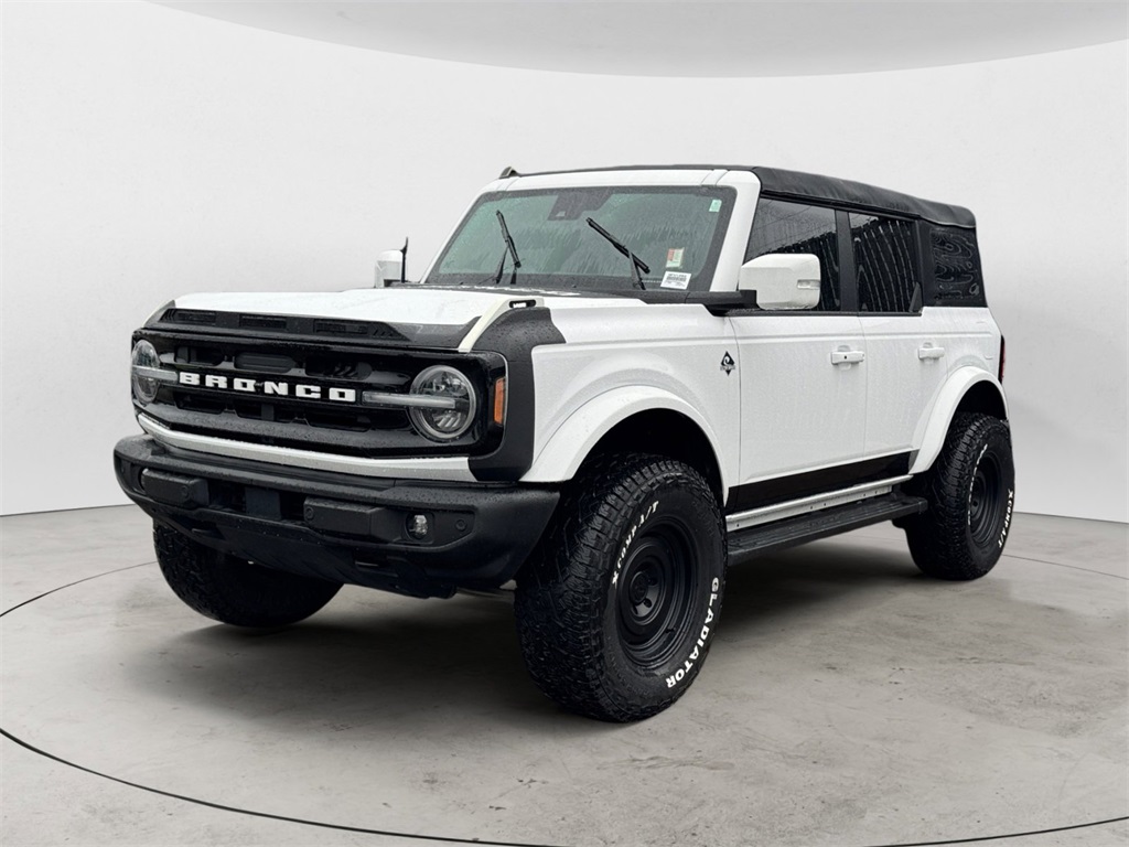 2023 Ford Bronco 4-Door Outer Banks's photo