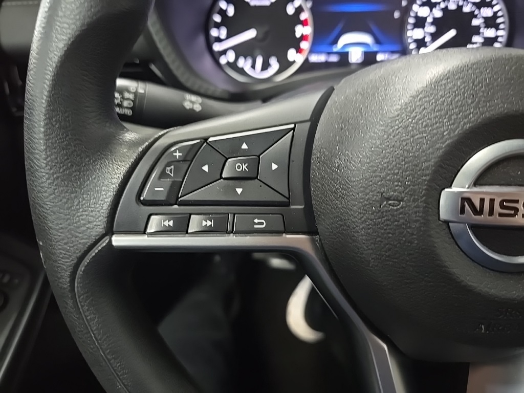 2023 Nissan Sentra SV photo 17