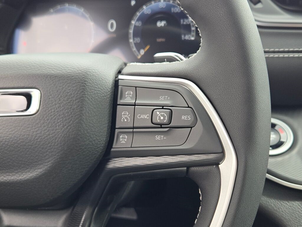 2025 Jeep Grand Cherokee Altitude X photo 30