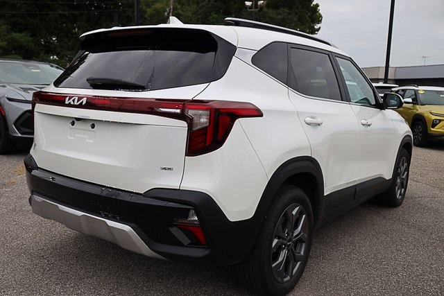 2024 Kia Seltos S photo 2