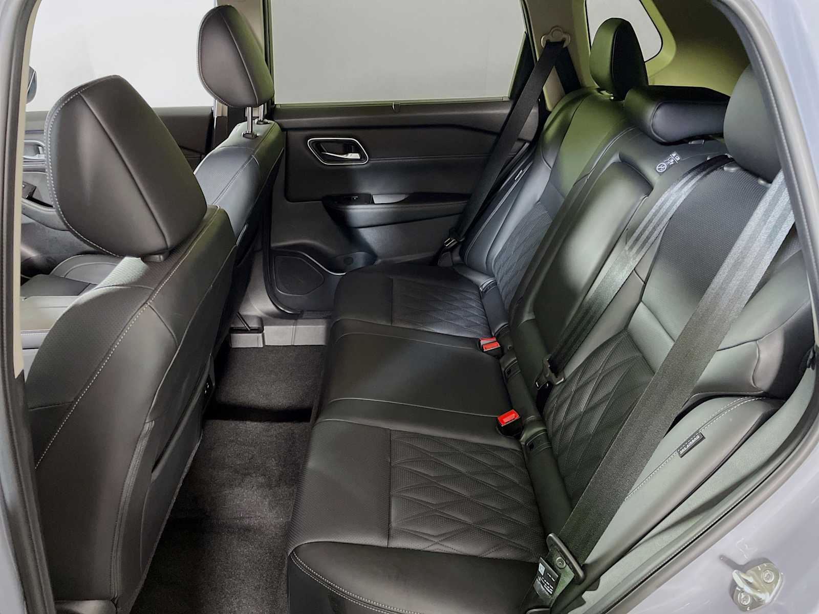 2024 Nissan Rogue Platinum photo 22