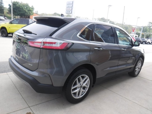 2024 Ford Edge SEL photo 6