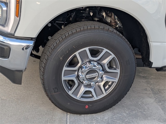 2026 Ford F-350 Lariat photo 4