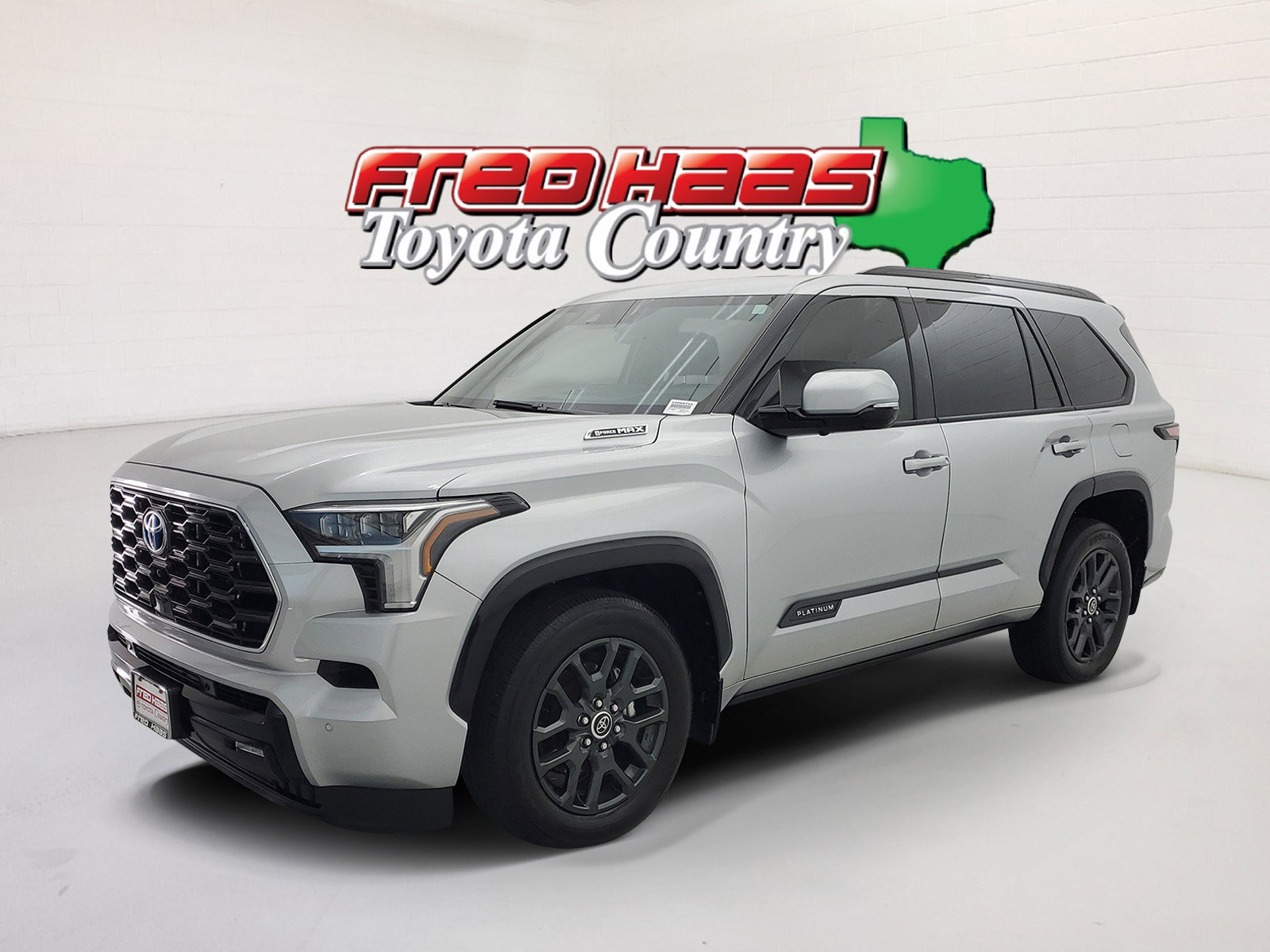 2023 Toyota Sequoia Platinum's photo