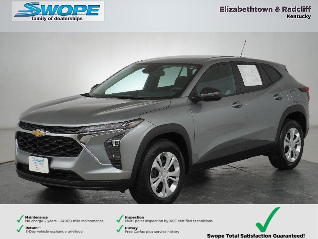 2024 Chevrolet Trax LS photo 2