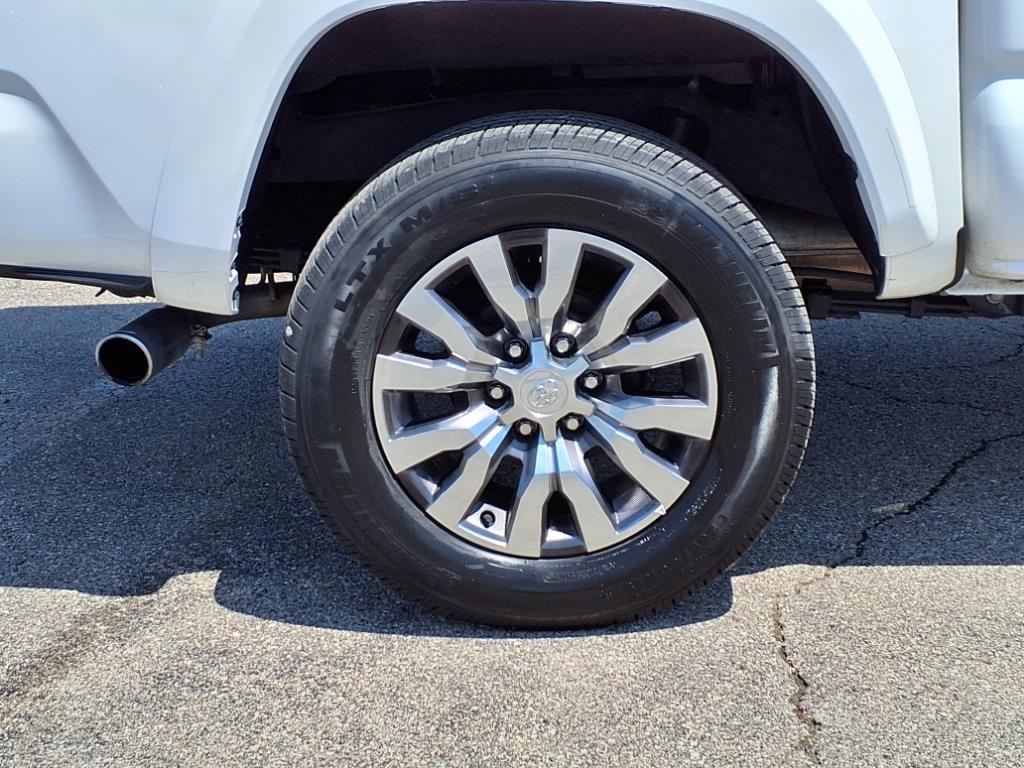 2023 Toyota Tacoma SR5 photo 12