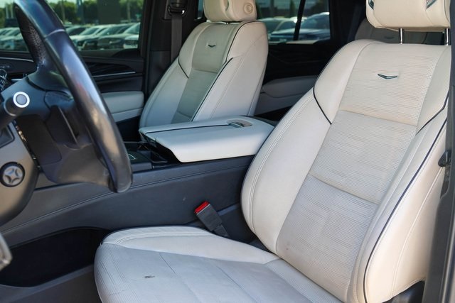 Used 2021 White Cadillac Sport image 15