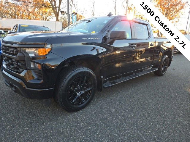 2023 Chevrolet Silverado 1500 Custom photo 4