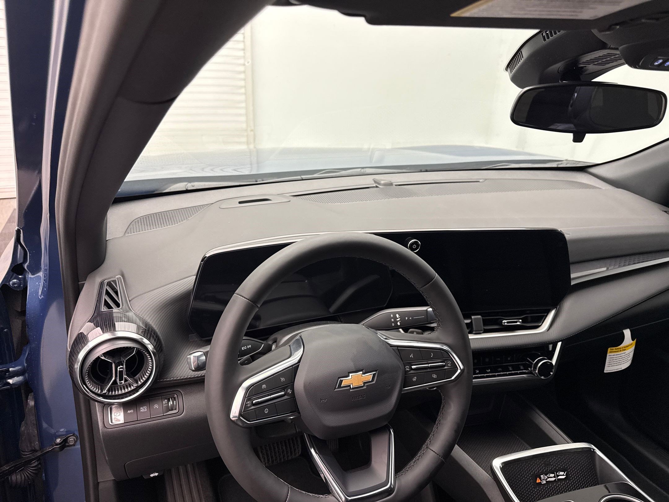 2026 Chevrolet Equinox LT photo 4