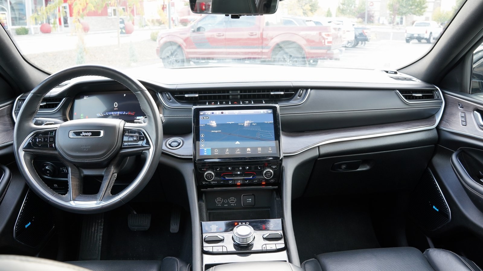 2022 Jeep Grand Cherokee Overland photo 28