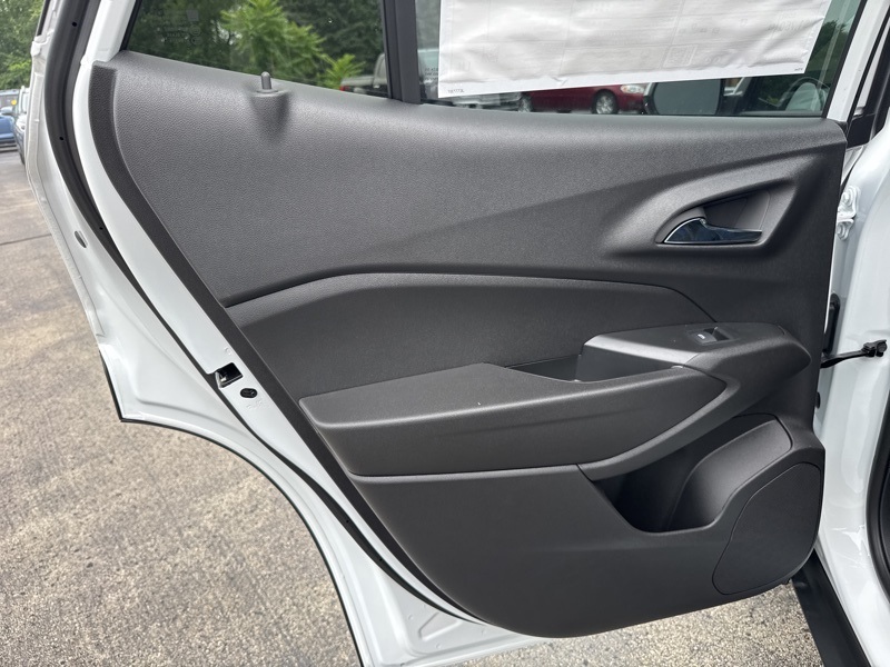 2025 Chevrolet Trax LT photo 26
