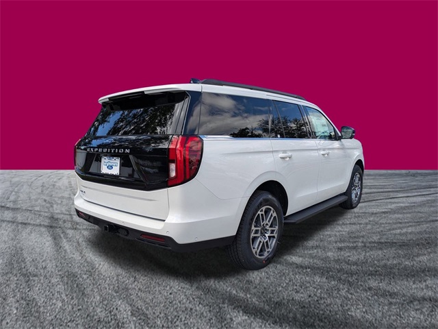 2025 Ford Expedition photo 4